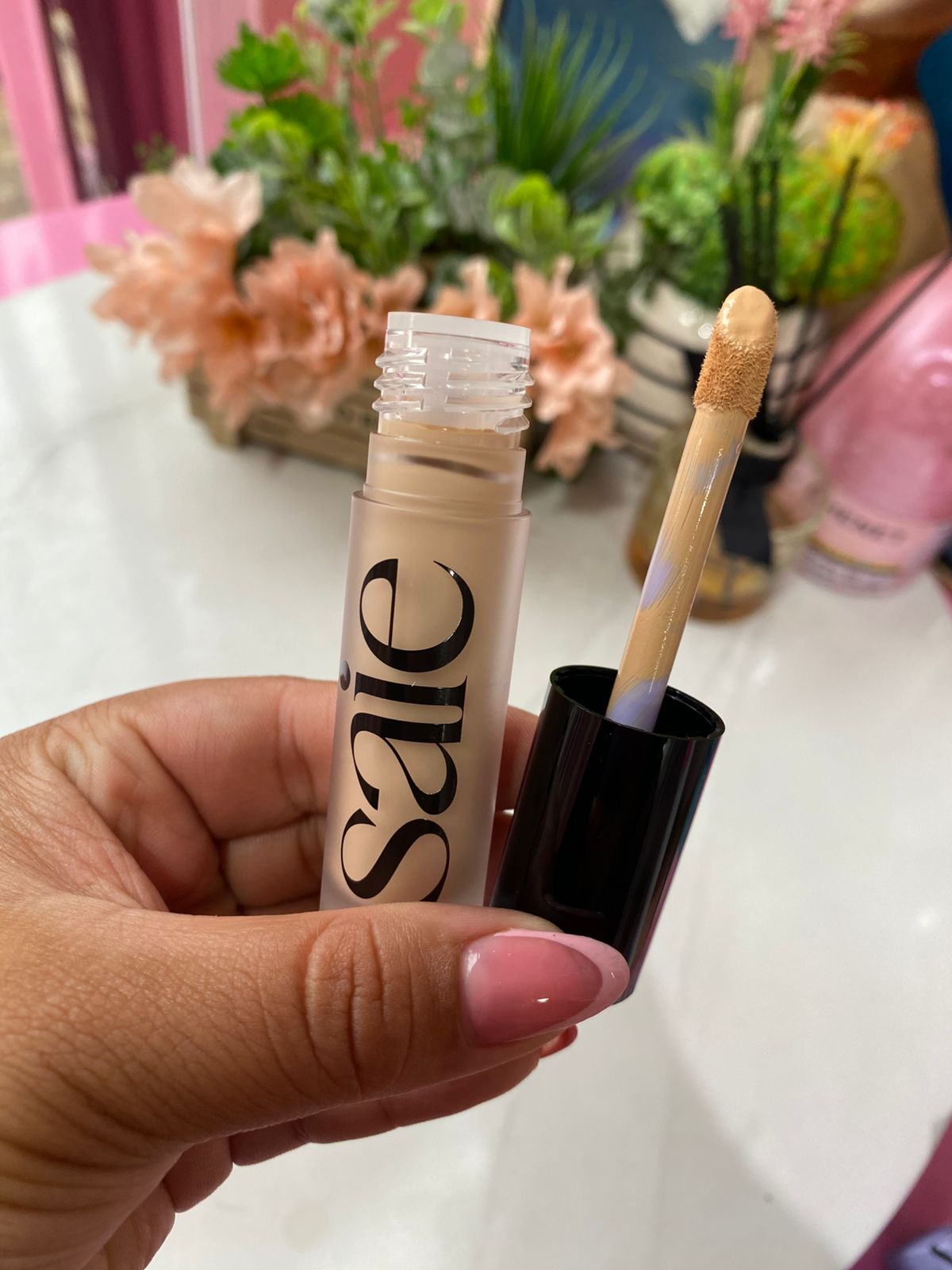 Corrector radiante Slip Tint All-Over con niacinamida