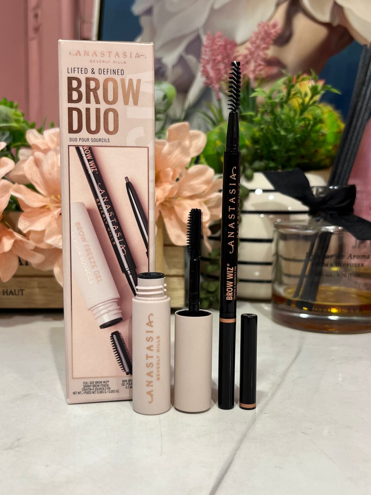 Lápiz y gel para cejas de forma perfecta