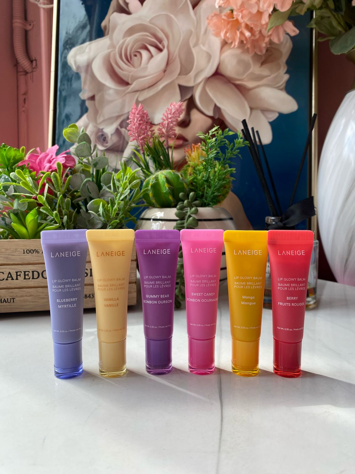 Bálsamo hidratante ligero Lip Glowy con manteca de karité