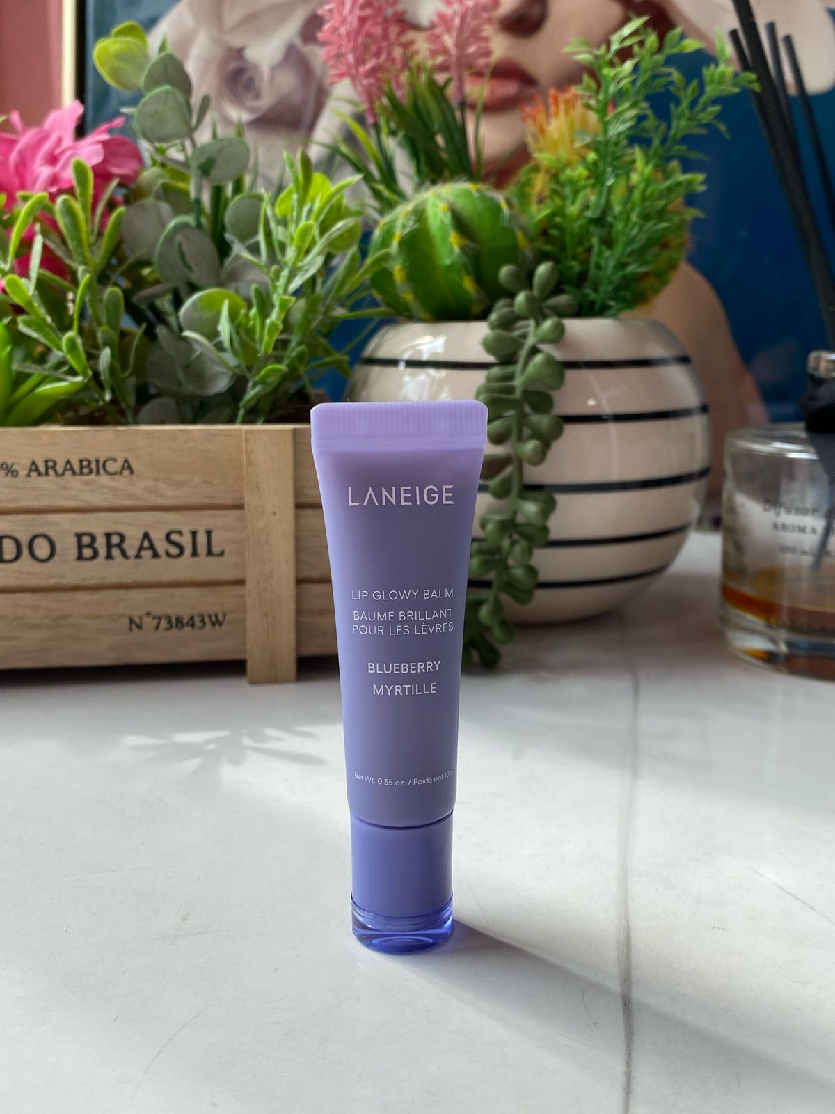Bálsamo hidratante ligero Lip Glowy con manteca de karité