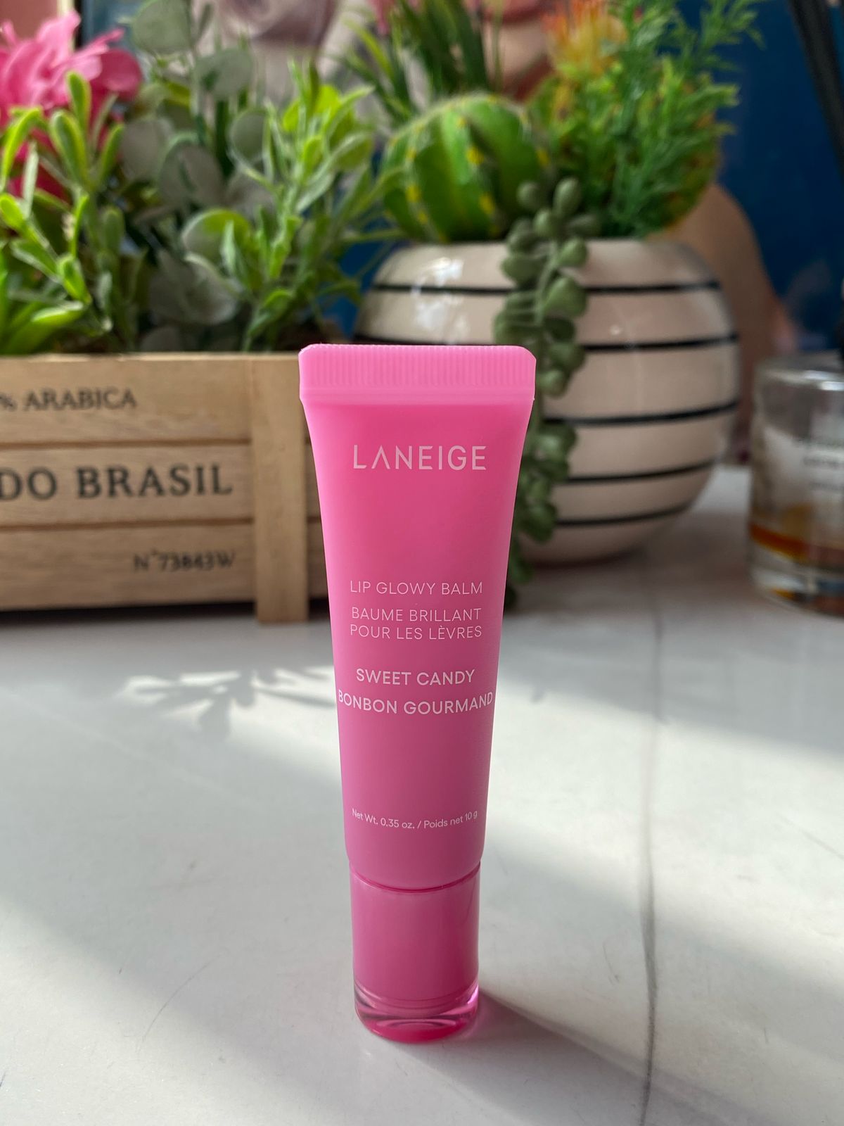 Bálsamo hidratante ligero Lip Glowy con manteca de karité
