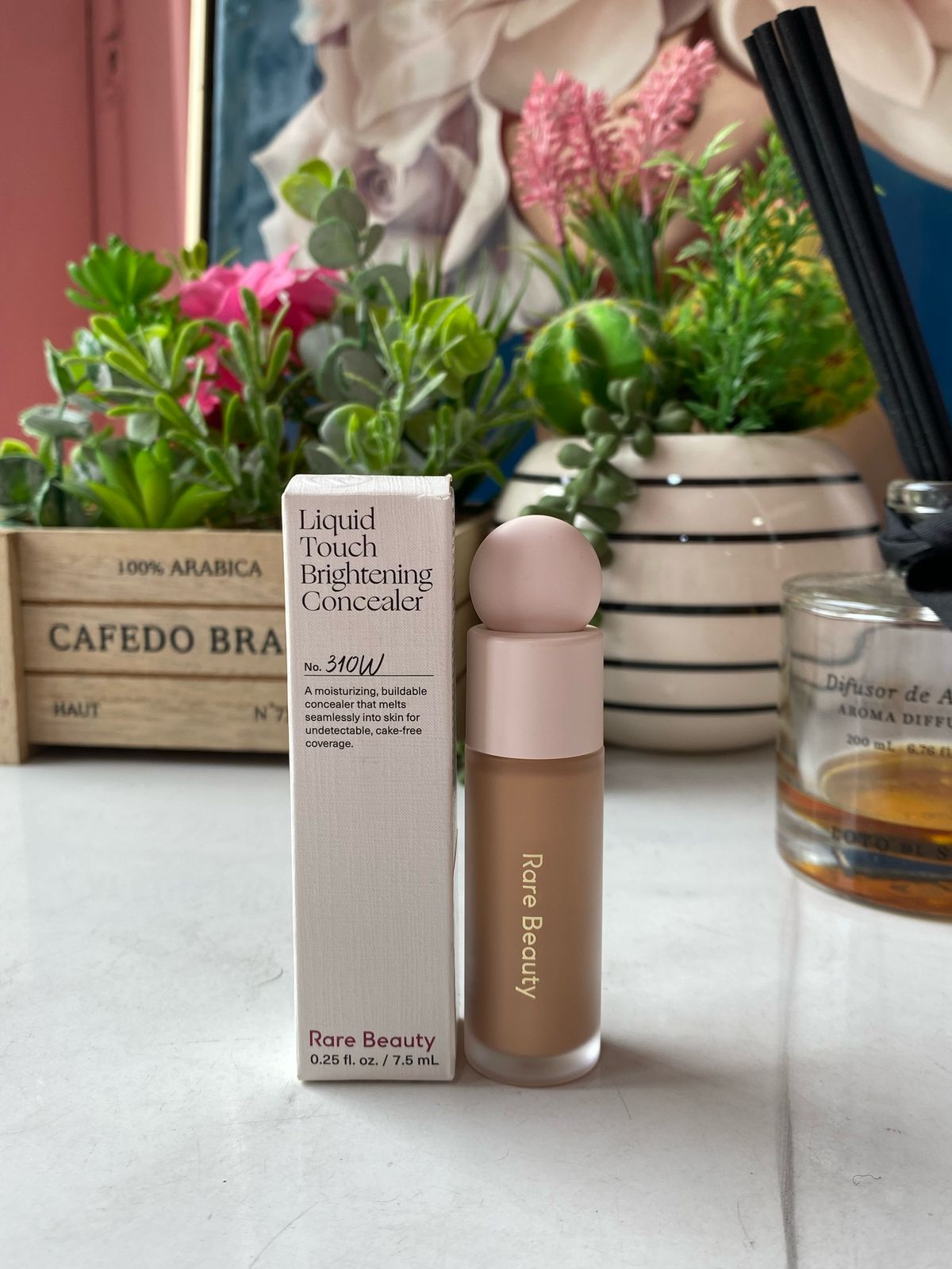 Corrector liquido rare beauty