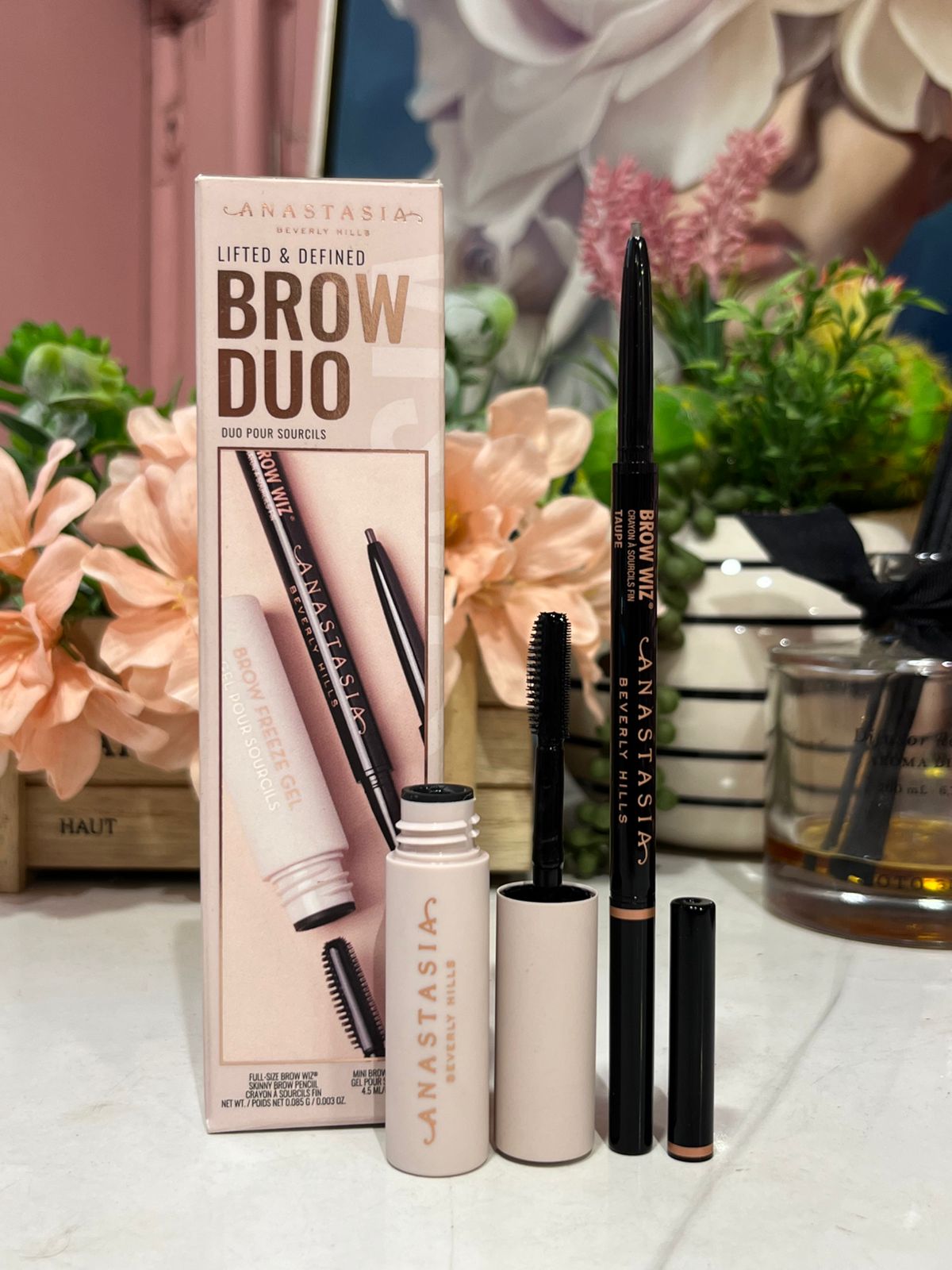 Lápiz y gel para cejas de forma perfecta